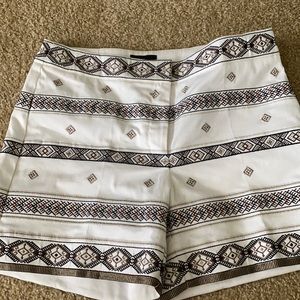 White House Black Market 5 inch embroidered short